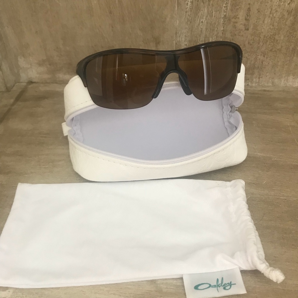 Oakley ( be unstoppable) Polarized Sunglasses